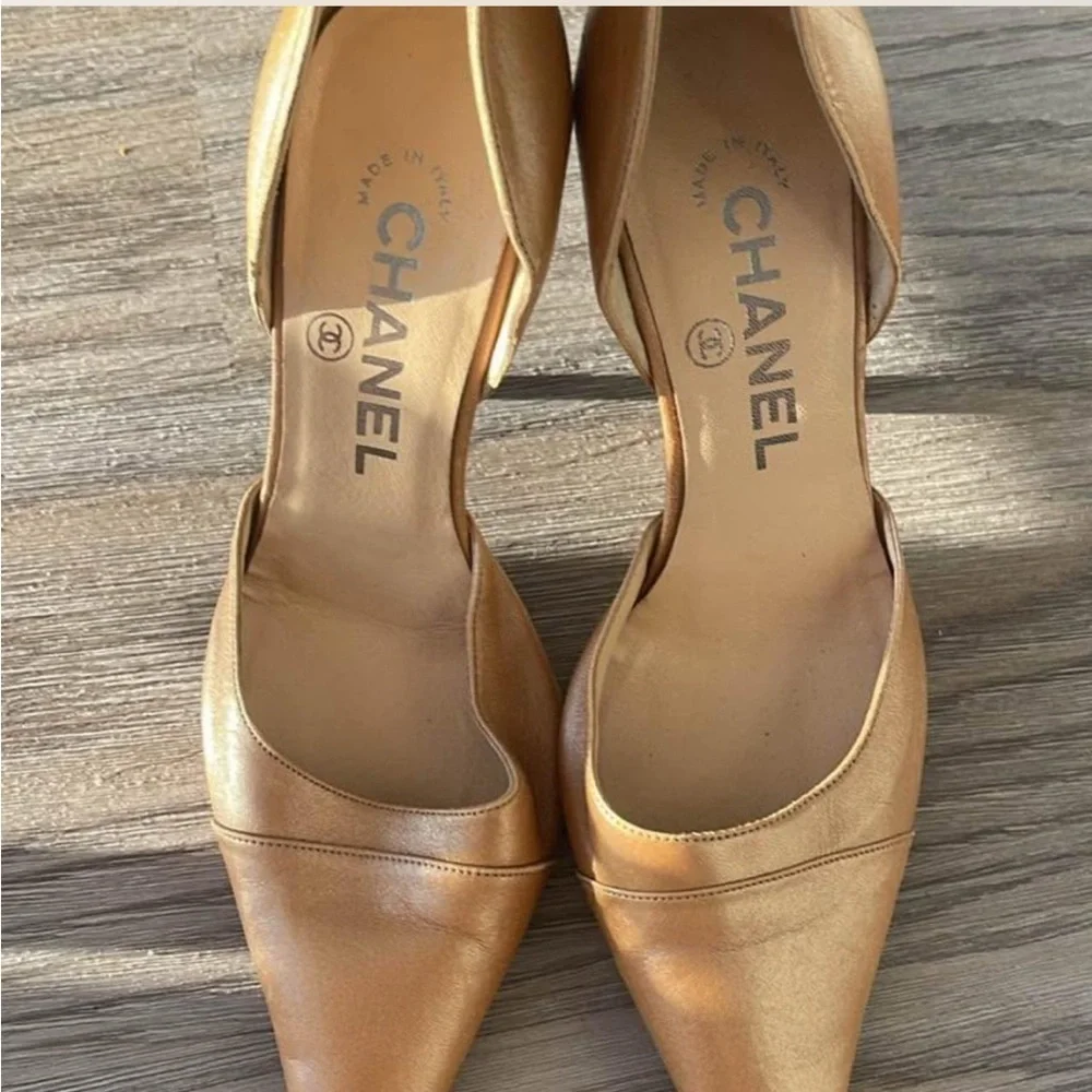 CHANEL Women's Gold Leather Heels - Picture 1 of 3